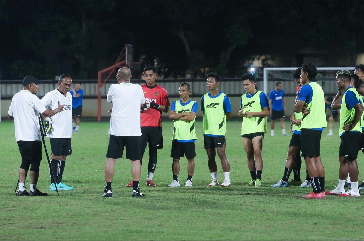 FOTO: Liga Indonesia All Star Mulai Latihan Jelang Hadapi Oxford United di Piala Presiden 2025