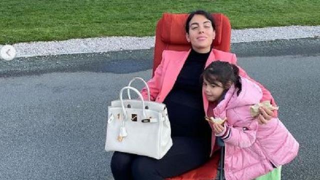 Georgina Rodriguez, kekasih Cristiano Ronaldo (Foto: Instagram/@georginagio)