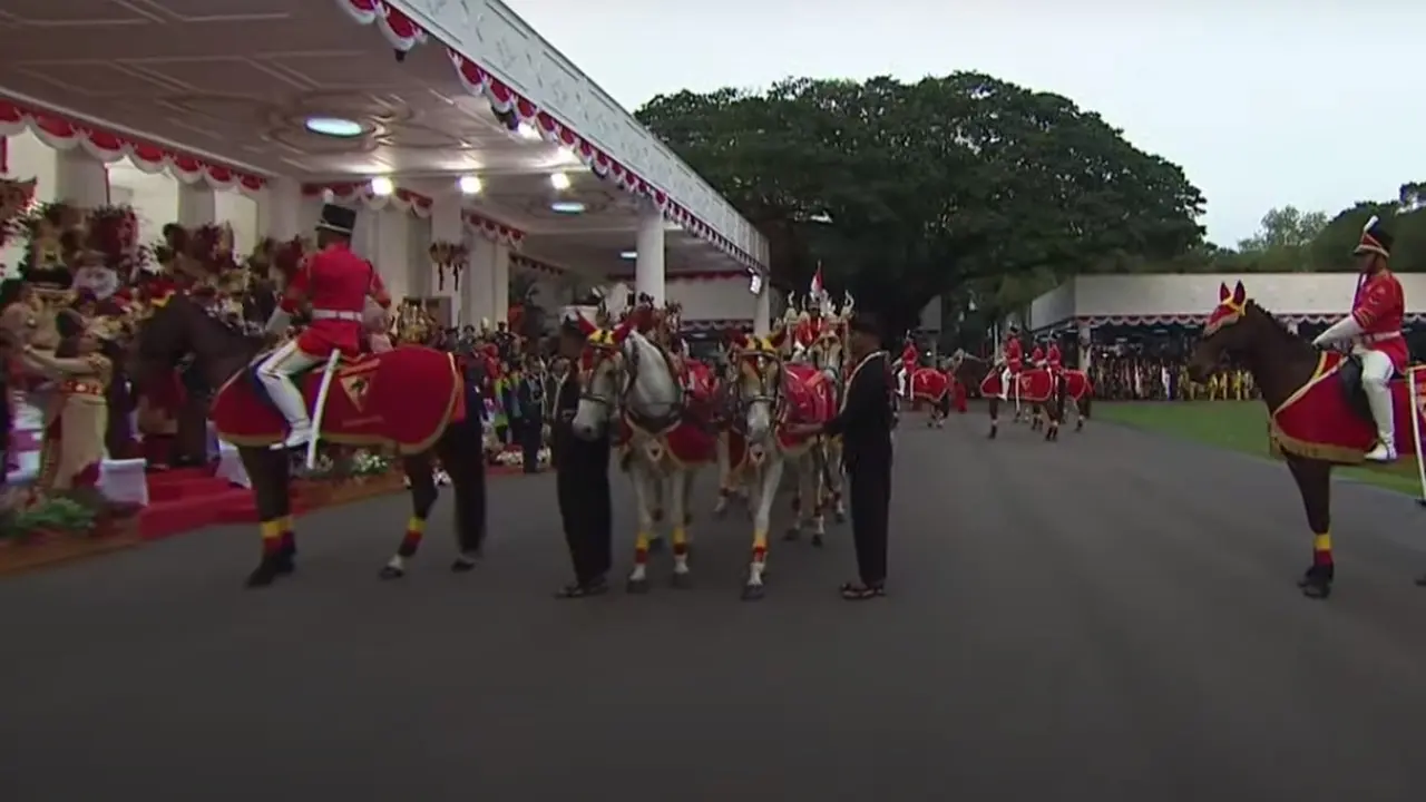 Kirab Budaya Iringi Pengembalian Duplikat Bendera Merah Putih dari Istana