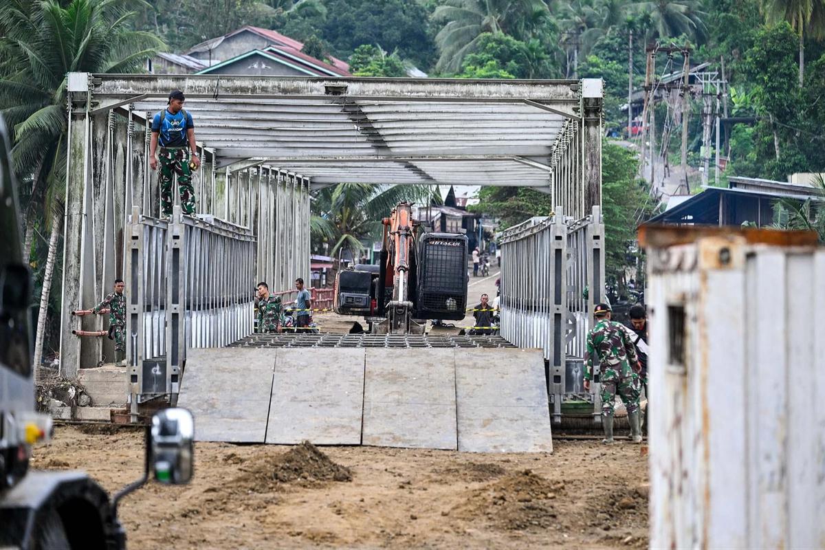 FOTO: Jembatan Bailey di Jalan Lintas Tengah Aceh Hampir Rampung
