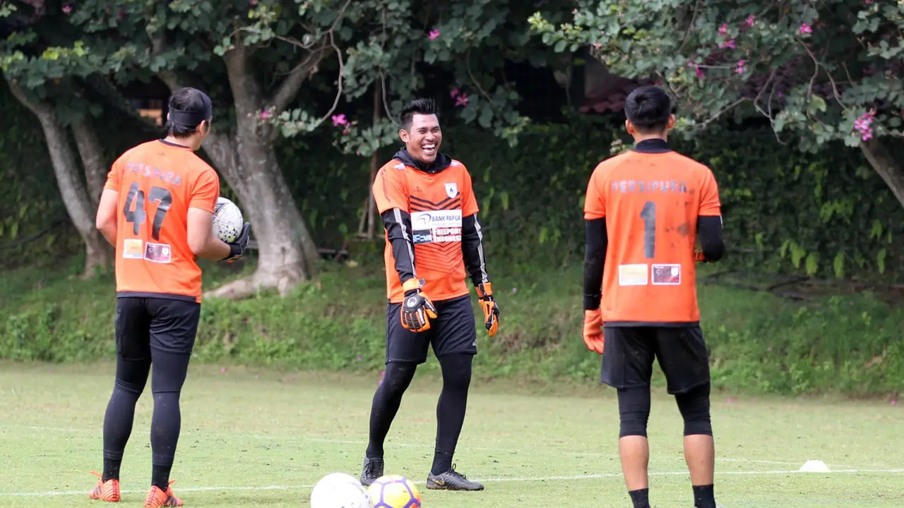 Dede Sulaiman, Gerri Mandagi, Mariyo Londok, Persipura Jayapura