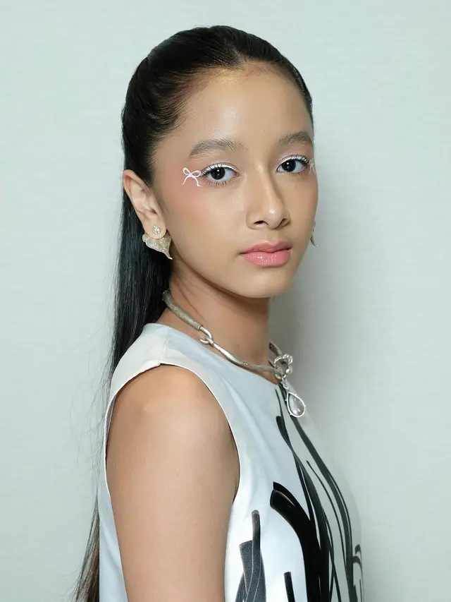 Calon Aktris Sukses, 6 Potret Widuri Bergaya ala Coquette Girl di Gala Premiere Siksa Kubur