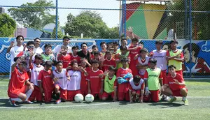 Dua Pemain Persib Ramaikan EA Sports Coaching Clinic di Bandung