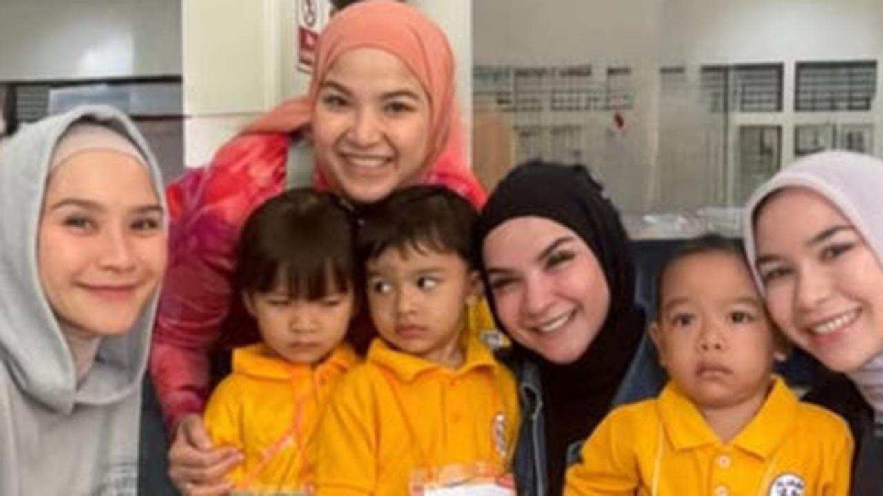 Sibuknya Zaskia Adya Mecca Urus 5 Anak di Hari Pertama Sekolah, Siapkan Sarapan Hingga Konvoi 4 Motor