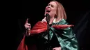 Tidak hanya suara merdu, namun ternyata hati mulia juga dimiliki oleh seorang penyanyi bernama Adele. Terbukti ketika ia memberikan bantuannya pada para korban kebakaran di London. (Instagram/adele)
