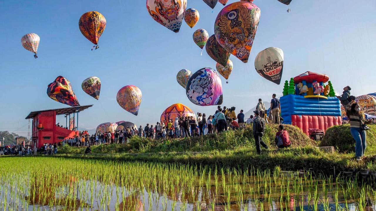 FOTO: Balon Udara Hiasi Langit Wonosobo Sambut Idul Fitri  1447 H