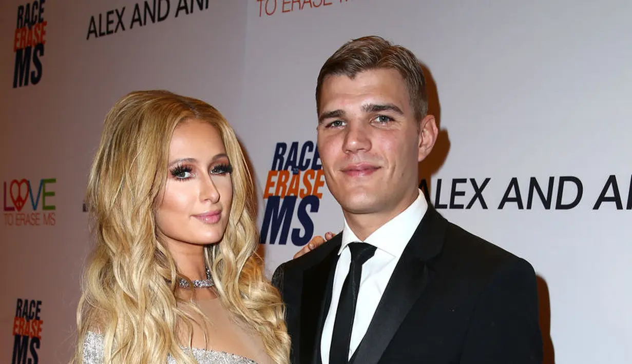 Paris Hilton akan memulai hidup baru usai menikah dengan Chris Zylka dalam waktu dekat. (Extra)
