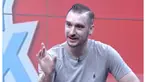 Dari sekian banyak artis asing tersebut yang paling menyita perhatian publik Indonesia adalah Jono Amstrong. Musisi ini baru saja hengkang dari Gugun Blues Shelter Band dan membentuk band baru: Simon Sensation.Selain itu tentu saja perceraiannya deng...