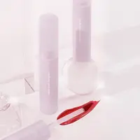 Y.O.U Beauty menghadirkan opsi lip tint yang menyehatkan kulit bibir dengan hasil matte. (Dok/Y.O.U Beauty)