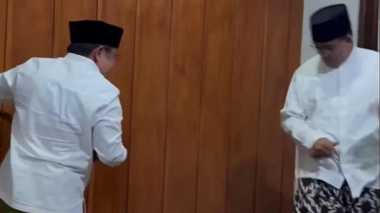 Alasan Cak Imin 'Selepet' Anies Pakai Sarung: Mumpung Belum Jadi Presiden