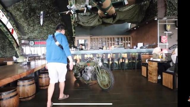 Restoran Militer Dewi Perssik