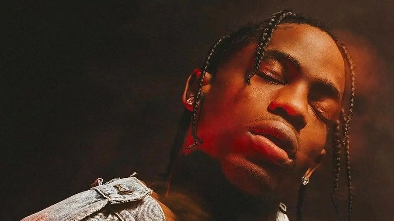 Dior Tunda Rilis Kolaborasi dengan Travis Scott Usai Insiden Konser Maut Astroworld