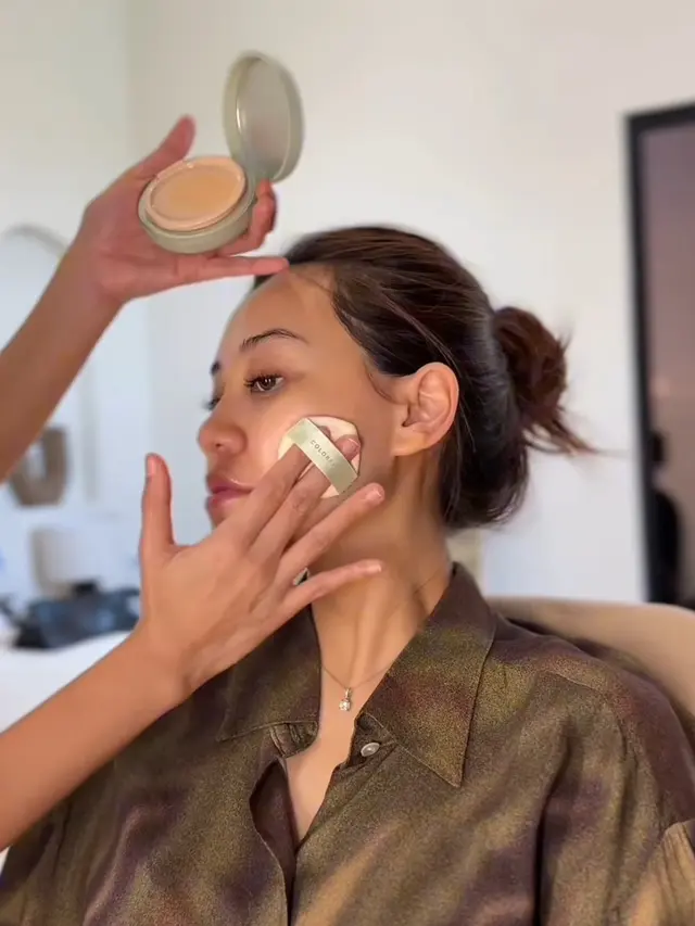 Rahasia Makeup Flawless Fresh Aaliyah Massaid saat Maternity Shoot. [@ochiipramita]