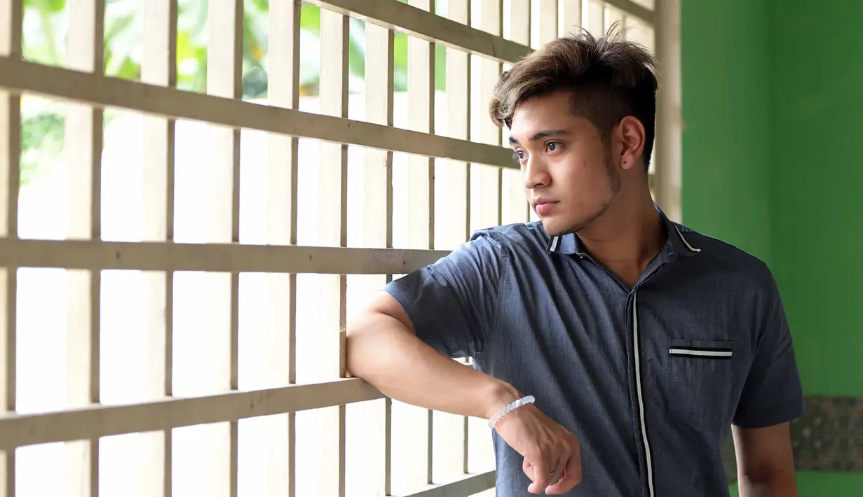 Hobi musik sejak kecil, yang mendorong dirinya merintis karier musik. Apalagi dirinya mengaku sangat menyukai tantangan. (Deki Prayoga/Bintang.com)