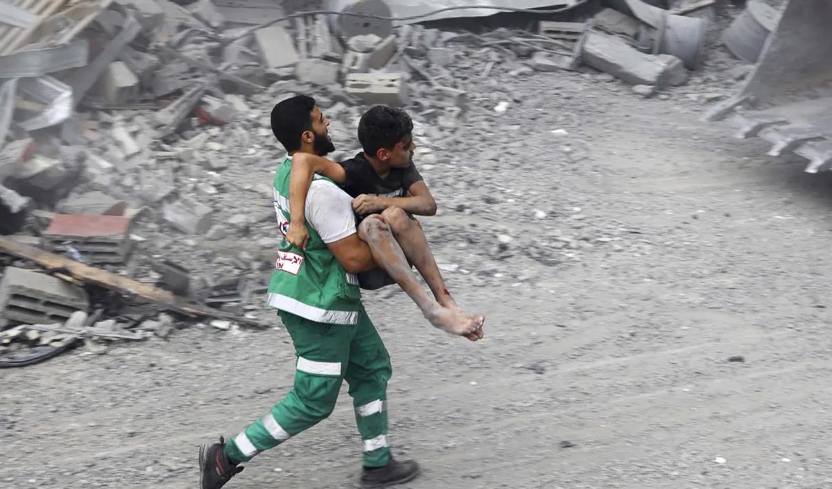 Dalam skenario tersebut, IMF memproyeksikan perekonomian global akan turun sebesar 0,15 poin persentase akibat dampak perang Israel dan Hamas.&nbsp;