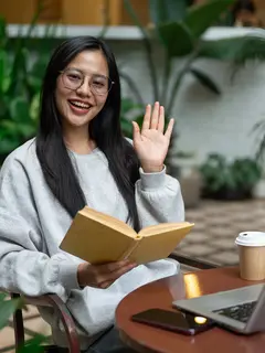 Rekomendasi buku yang bagus./Copyright depositphotos.com/bongkarngraphic