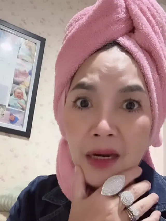 Model Perhiasan ala Ibunda Ayu Ting Ting (Foto: Instagram @mom_ayting92)