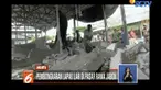 Satpol PP bongkar pulukan lapak pedagang tak berizin di Pasar Rawa Jambon, Meruya Kembangan, Jakarta Barat.