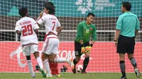Timnas Uni Emirat Arab U-23 menang 4-3 atas Vietnam lewat adu penalti, pada cabang olahraga sepak bola Asian Games 2018, di Stadion Pakansari, Cibinong, Sabtu (1/8/2018). (AFP/Arief Bagus)