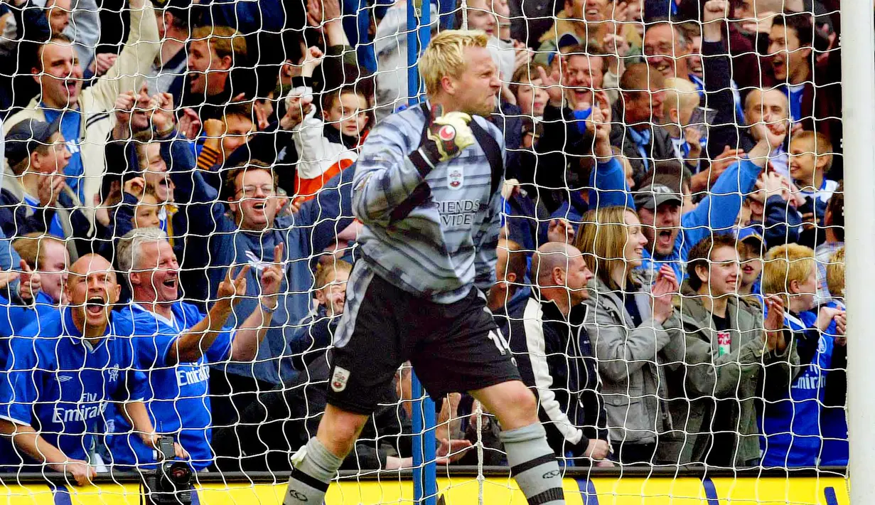 Antti Niemi. Kiper ini pernah memperkuat 3 klub Premier League, Southampton, Fulham dan Portsmouth mulai musim 2002/2003 hingga 2009/2010. Total tampil dalam 143 penampilan di Premier League dengan torehan 36 clean sheets. Pada Maret 2010 ia memutuskan pensiun. (Foto: AFP/Carl de Souza)