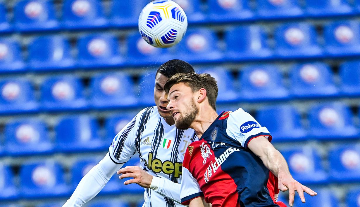 Daniele Rugani. Pemain berposisi bek tengah ini mendapatkan saingan dari 4 pemain lain di posisi tang sama. Akhirnya ia dipinjamkan ke Rennes pada 3 Oktober 2020, lalu dipinjamkan kembali ke Cagliari mulai 1 Februari 2021 hingga akhir musim. (AFP/Alberto Pizzoli)