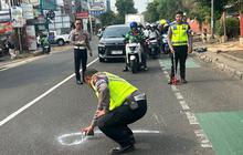 2 Motor Bersenggolan di Depok, Penumpang Tewas Terlindas Truk