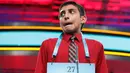 Rohan Sachdev (14), peserta dari North Carolina, bereaksi setelah salah mengeja dalam bahasa Inggris pada putaran final acara 90th Scripps National Spelling Bee di Oxon Hill, Maryland, Kamis (1/6). (AP Photo/Manuel Balce Ceneta)