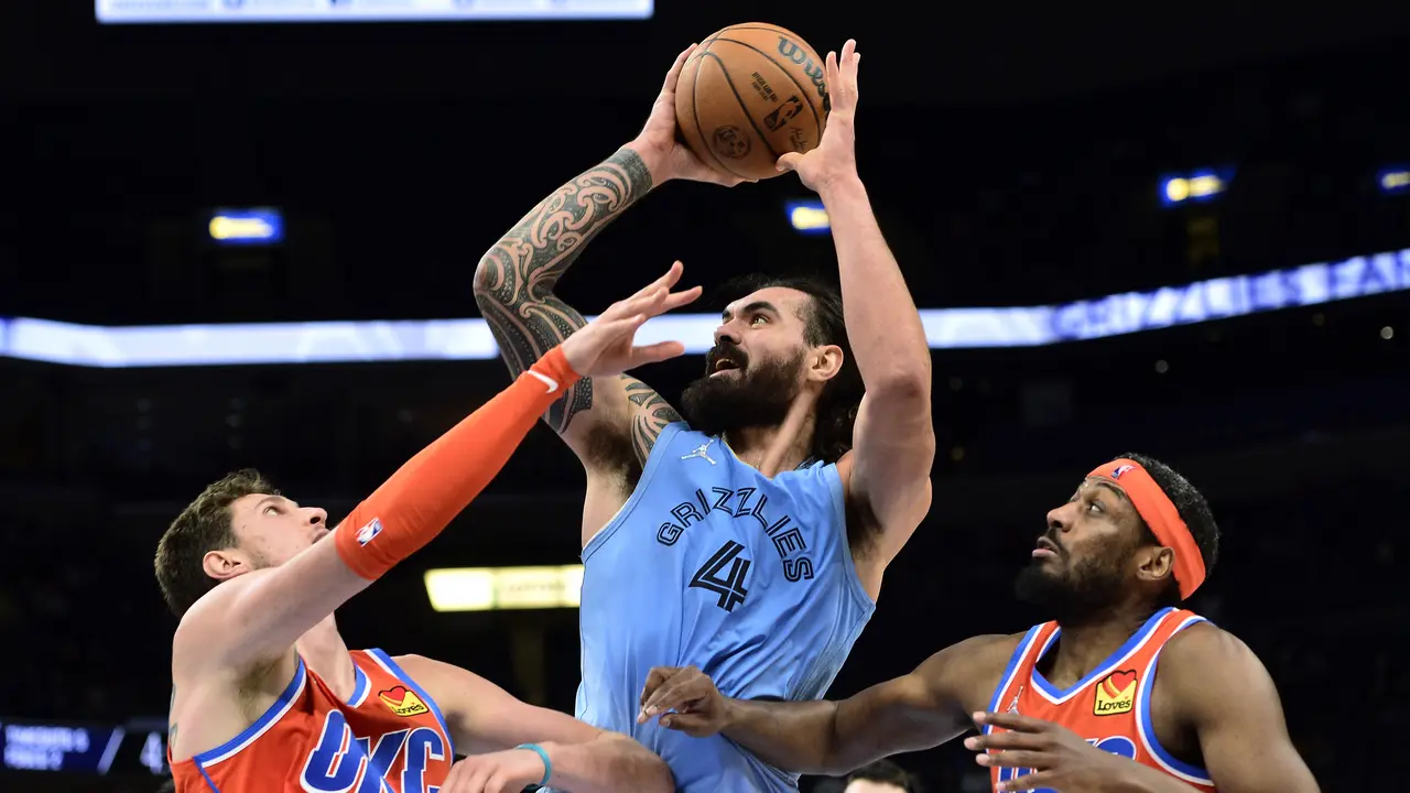 Memphis Grizzlies berhasil menggulung Oklahoma City Thunder dengan skor 152-79 dalam lanjutan babak reguler NBA 2021/2022 di FedExForum, Jumat (3/12/2021) pagi WIB.