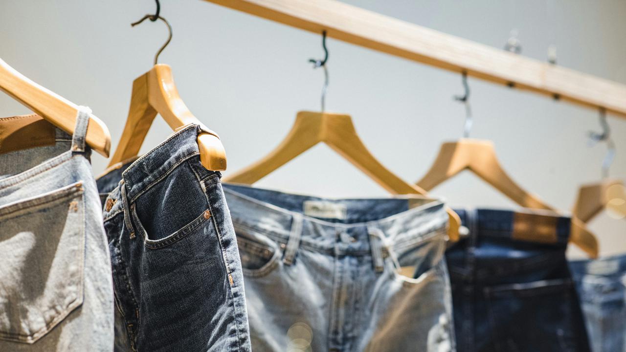 ilustrasi celana jeans.
