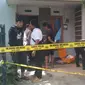 Rumah dimana satu keluarga ditemukan tewas diduga bunuh diri di Malang. (Foto: tribratanews)
