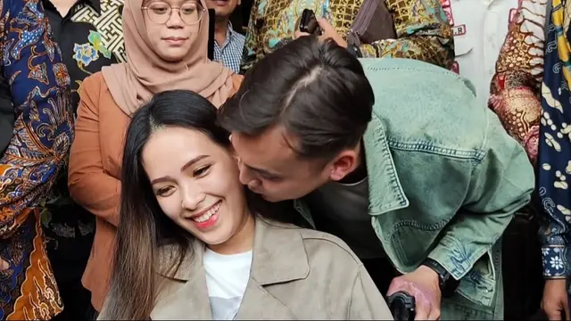 Rendy Kjaernett dan Lady Nayoan