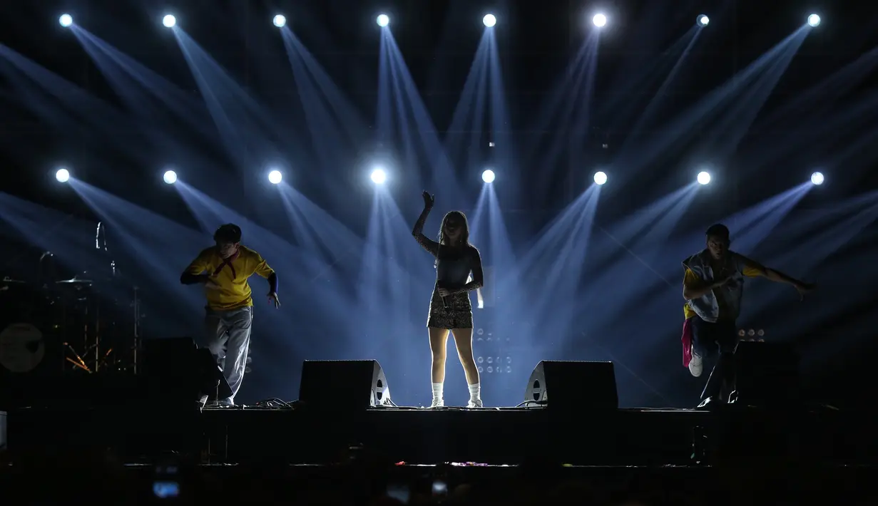 Bunga Citra Lestari di panggung Pestapora hari kedua, Sabtu (21/9/2024). [Foto: Adrian Putra/Fimela]