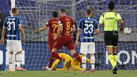 Duel seru Serie A antara AS Roma melawan Inter Milan (AP)