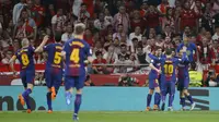 Barcelona menjuarai Copa del Rey 2017-2018 setelah menang 5-0 atas Sevilla pada partai final, Minggu (22/4/2018) dini hari WIB. (AP Photo/Paul White)