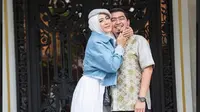 Ustaz Solmed dan April Jasmine (Sumber: Instagram/apriljasmine85)