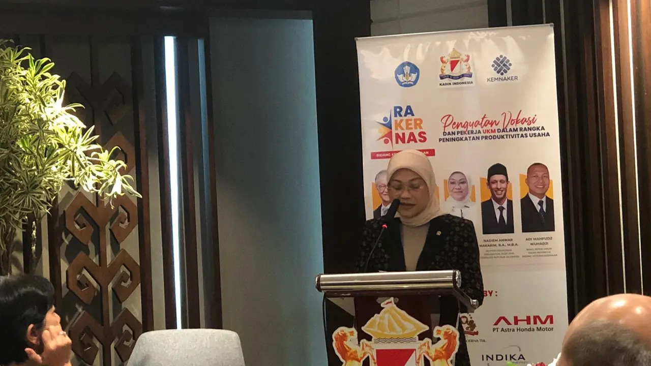 Menteri Ketenagakerjaan (Menaker), Ida Fauziyah  dalam Rapat Kerja Nasional Kadin bidang Ketenagakerjaan, di Menara Kadin, Selasa (7/3/2023).