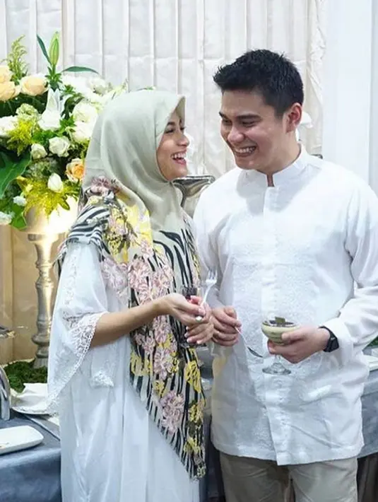 Sekedar mengingatkan, Acha Septriasa dan Vicky Kharisma menikah pada 11 Desember 2016. Setelas resmi nikah, sang suami memboyong istrinya ke Australia. (Instagram/vickykharisma)
