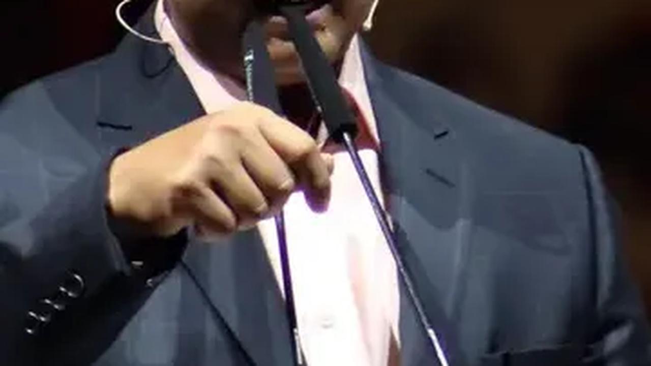 Berada di SMP Negeri 5 Yogyakarta, Anies pun mengenang masa-masa indahnya bersekolah dulu. Anies mengaku masa-masa belajar di SMP dulu masa-masa yang menyenangkan.