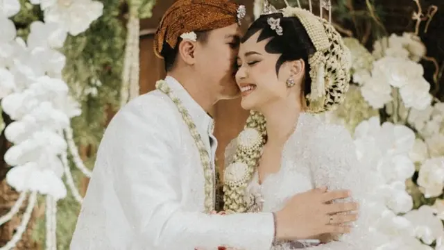 Nino Kayam, atau dikenal sebagai Nino RAN menikah dengan Dhabitannisa Auni pada Jumat (20/9/2024). (Dok: IG @ninokayam https://www.instagram.com/p/DAICxf3y59t/?igsh=MTNpcng1ZnR6cGk2OA%3D%3Dq)