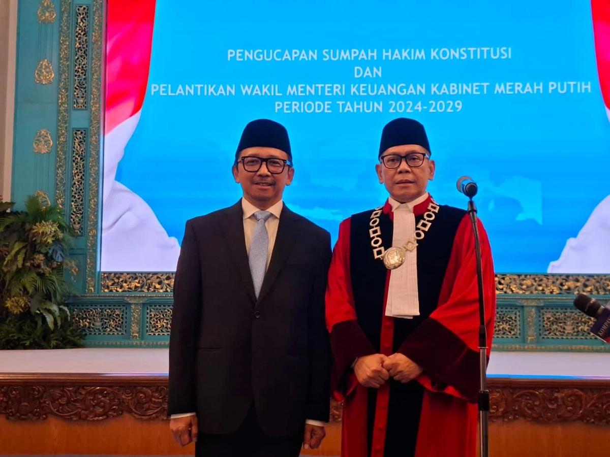 Adies Kadir Jadi Hakim MK