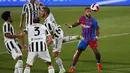 Didatangkan dari Lyon pada bursa tranfer musim panas ini secara cuma-cuma, Memphis Depay mampu cepat beradaptasi dengan tim Bracelona. Dirinya tercatat sudah mengantongi tiga gol dan satu assist untuk Los Cules. Hal ini semakin memantapkan Barcelona dalam mengarungi La Liga. (Foto: AP/Joan Monfort)