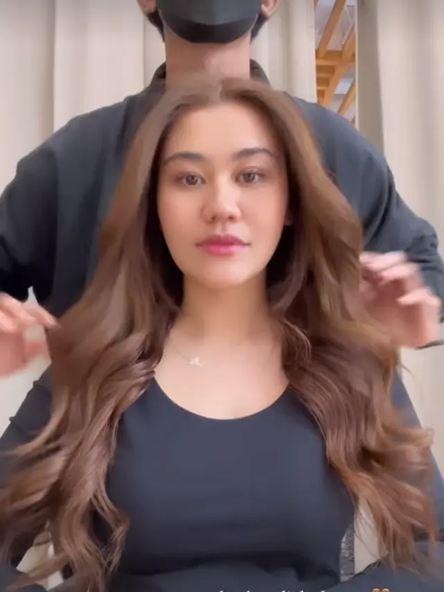 Transformasi Aaliyah Massaid yang Ganti Warna Rambut Usai Umroh, Terlihat Bedanya?