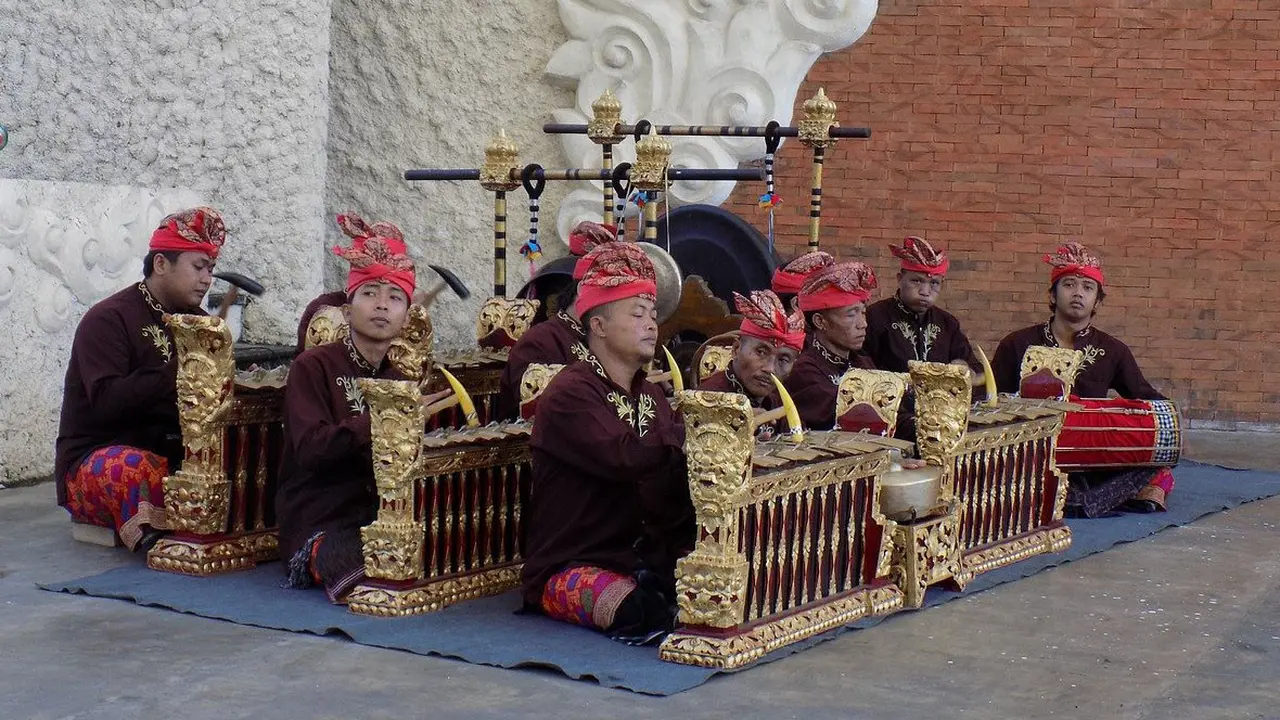 Ilustrasi alat musik tradisional Bali