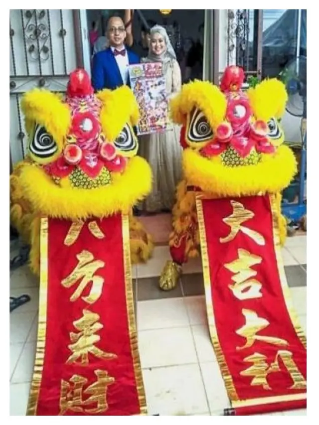 Resepsi Pengantin Muslim Tampilkan Barongsai