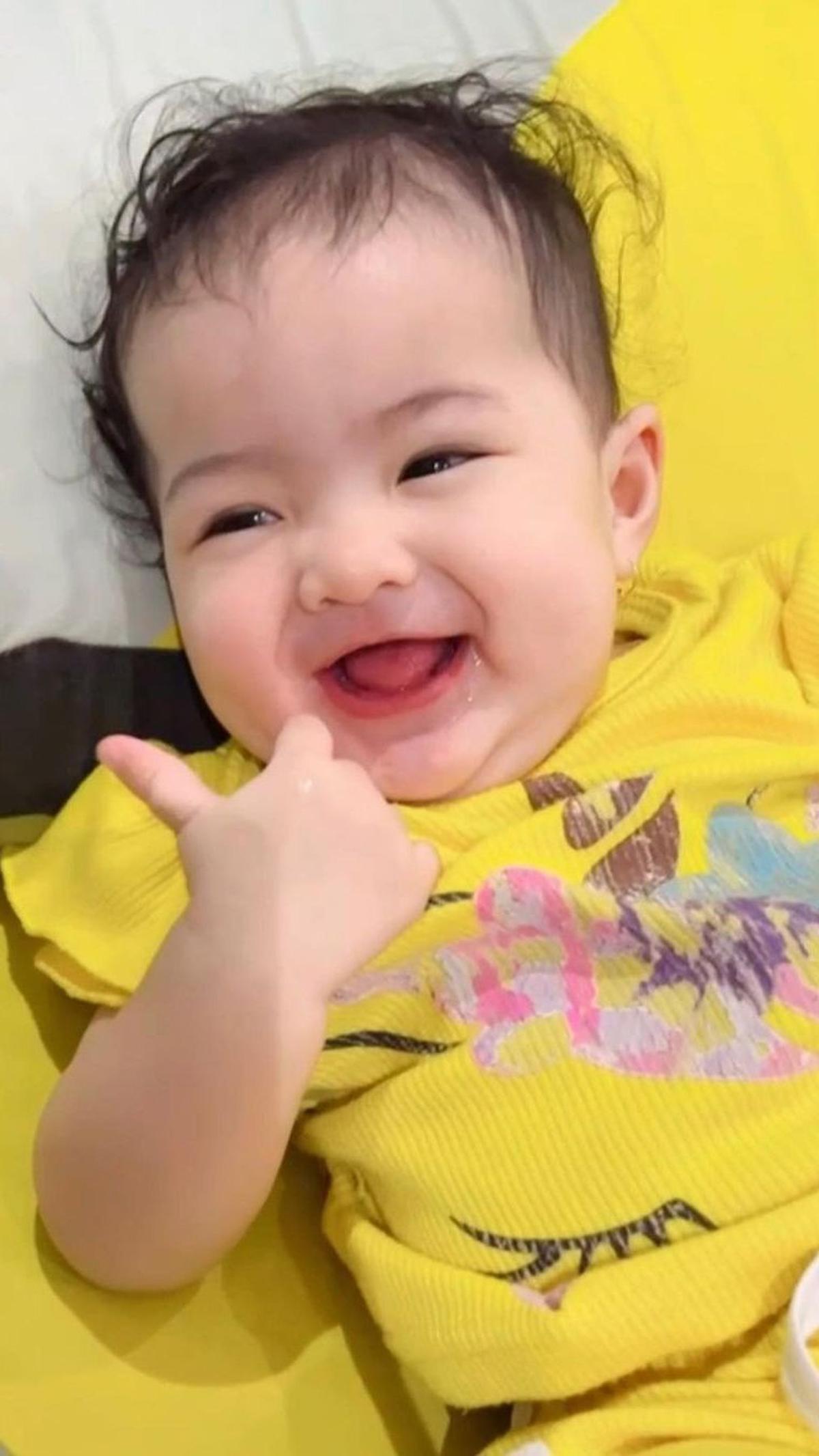 Baby Kenes Kalau Ketawa Manis Banget