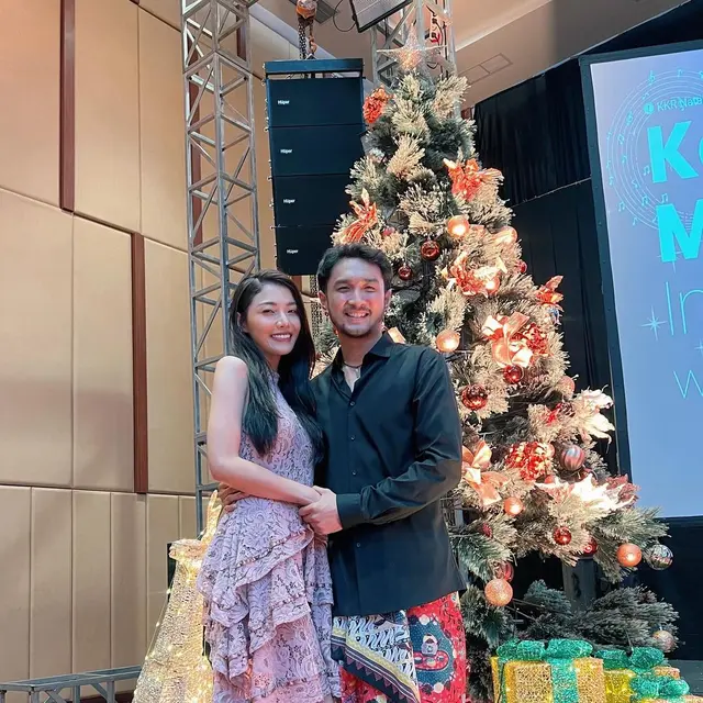 4 Tahun Nikah Belum Punya Anak, Ini 6 Potret Terbaru Gerald Yohanes dan Mezty Mez