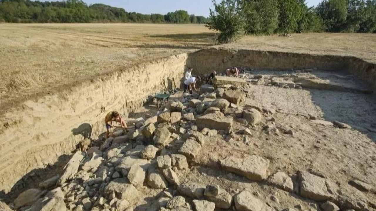 Pintu gerbang ditemukan saat penggalian dilakukan oleh tim dari Museum Arkeologi Catalonia dan SPAHI (Polyorcetic Systems of Access to Iberian Habitats), yang berlangsung antara 6 Juni dan 30 Juni 2023, di Danau Ullastret, sekitar 120 kilometer timur laut
