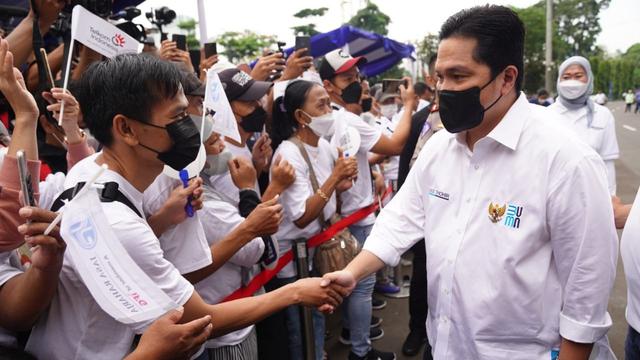 Menteri BUMN Erick Thohir mengerahkan 26 perusahaan pelat merah berangkatkan 40 ribu pemudik. Erick melepas langsung keberangkatan dari Gelora Bung Karno, Jakarta.