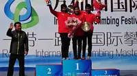 Aries Susanti Rahayu (tengah) dan pemanjat tebing Indonesia lainnya mendominasi nomor women's speed di kejuaraan Panjat Tebing di Tiongkok (dok: PP FPTI)