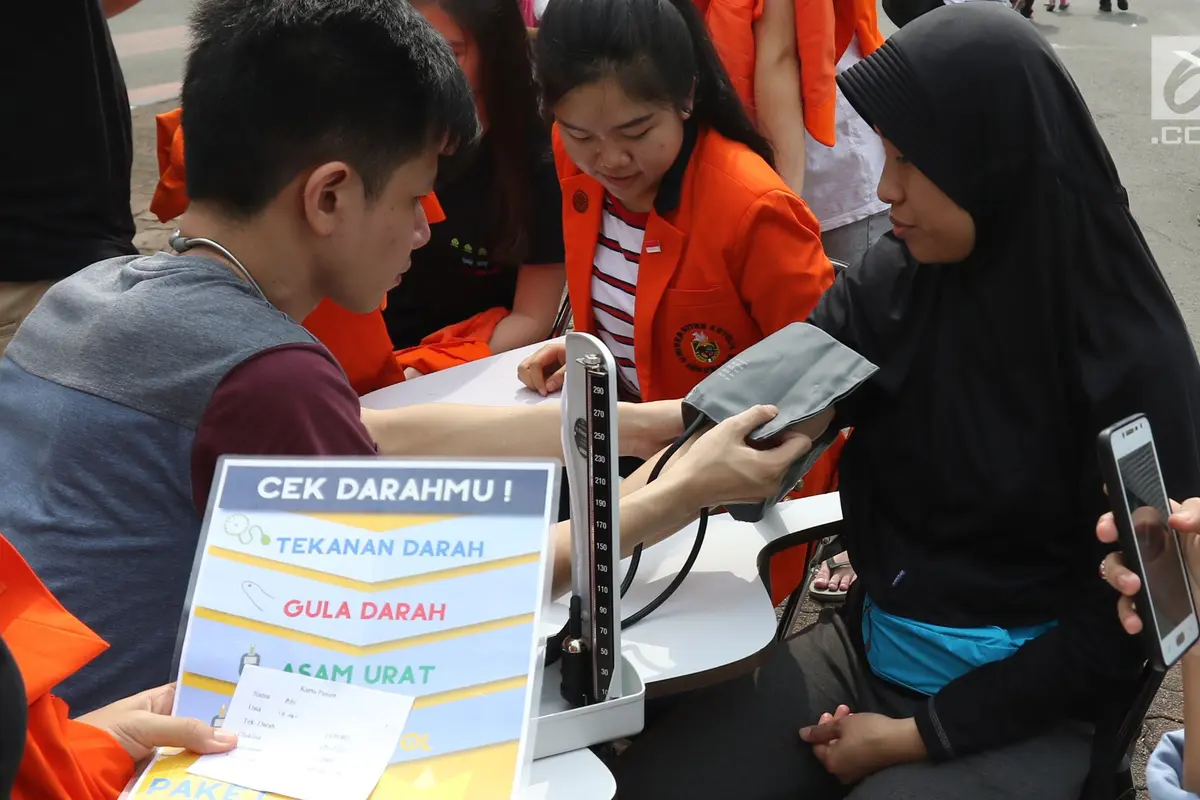 Jaga Pola Hidup Sehat, Mahasiswa Gelar Cek Darah di CFD